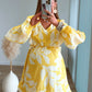 robe-courte-de-grossesse-à-volants-jaune