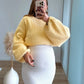 Pull-de-grossesse-en-maille-jaune-beurre