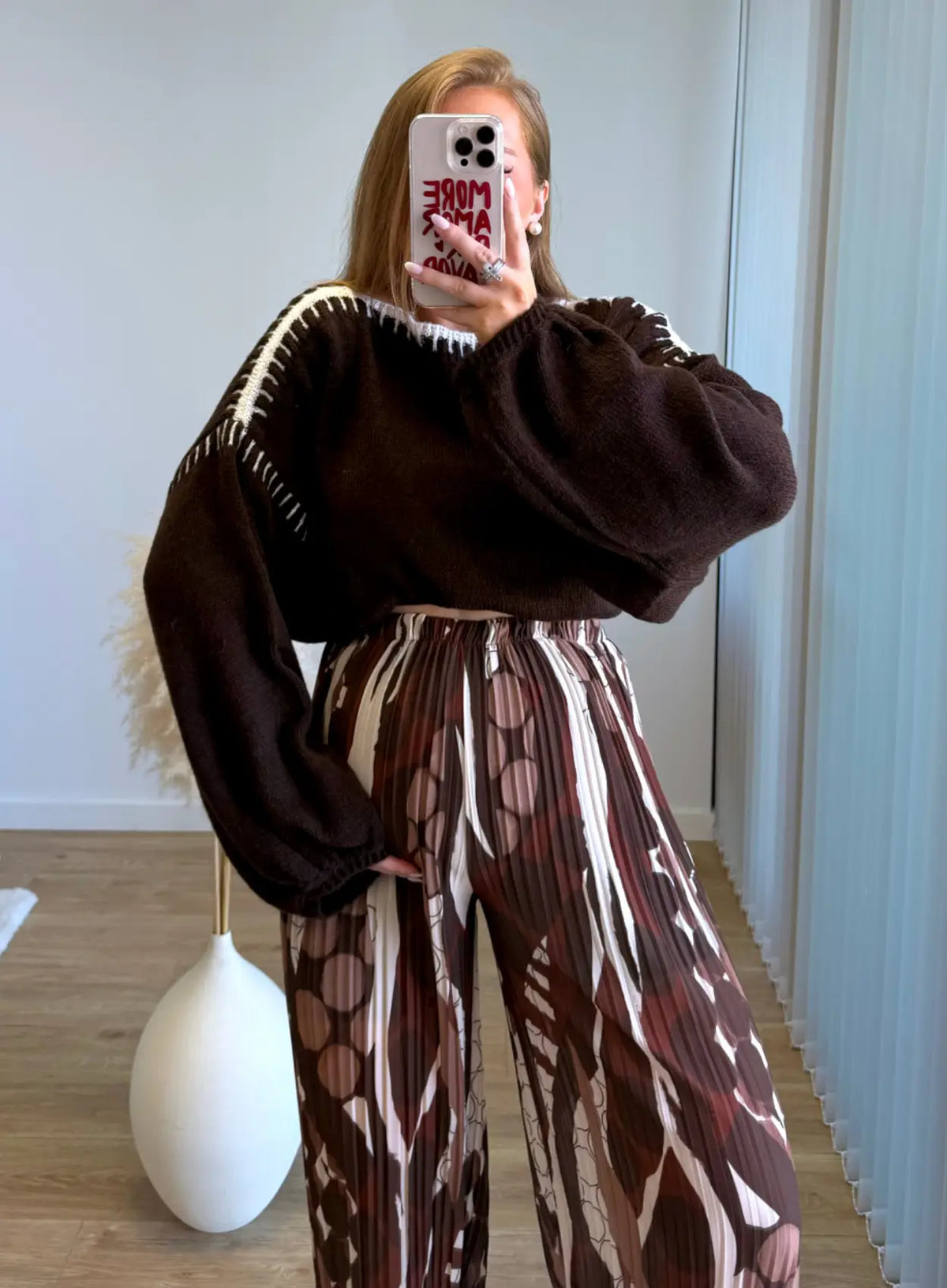 Pull-de-grossesse-en-maille-chocolat