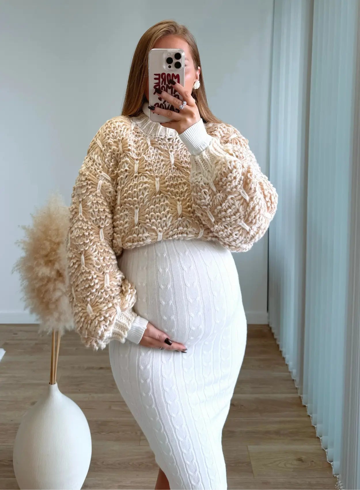Pull-de-grossesse-en-maille-épaisse-beige