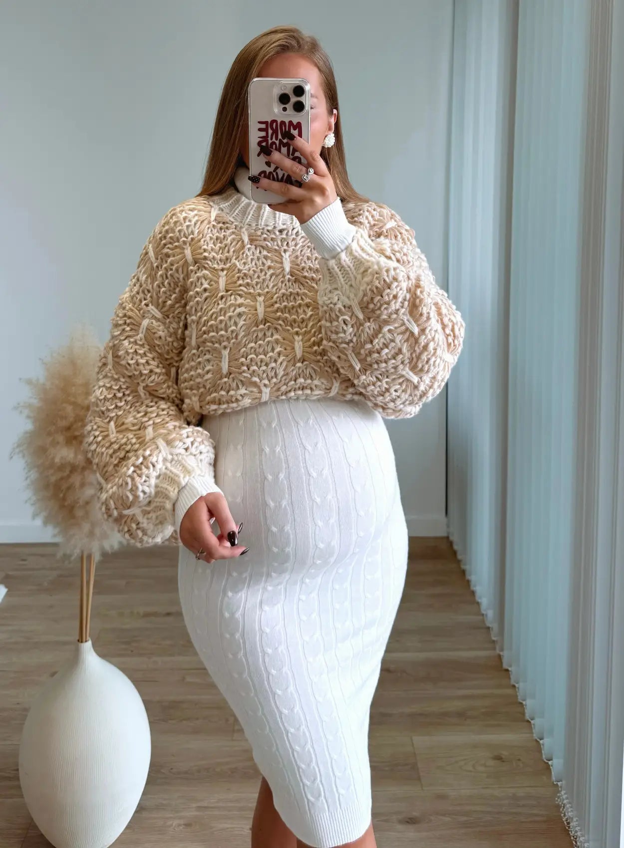 Pull-de-grossesse-en-maille-épaisse-beige