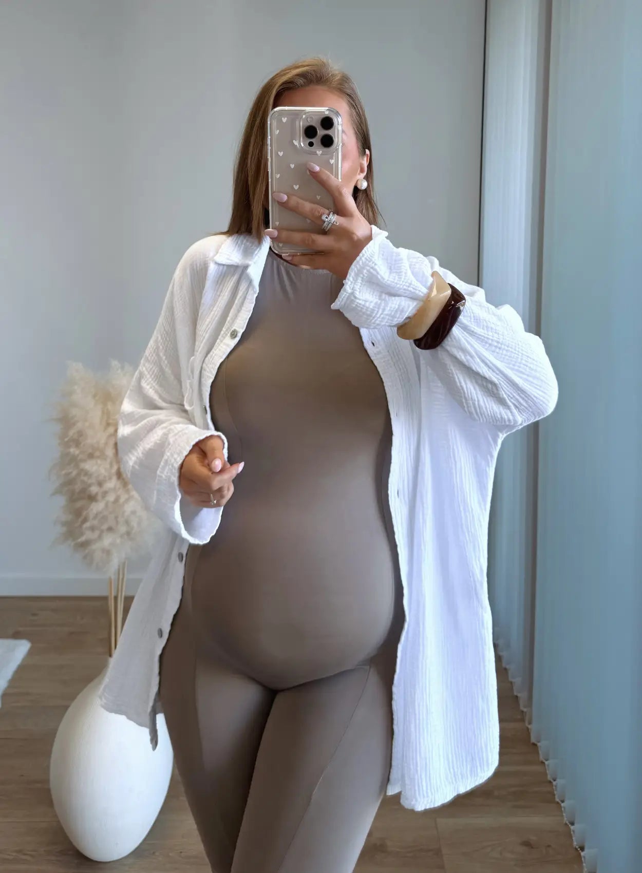 Combinaison-de-grossesse-moulante-effet-skims-taupe