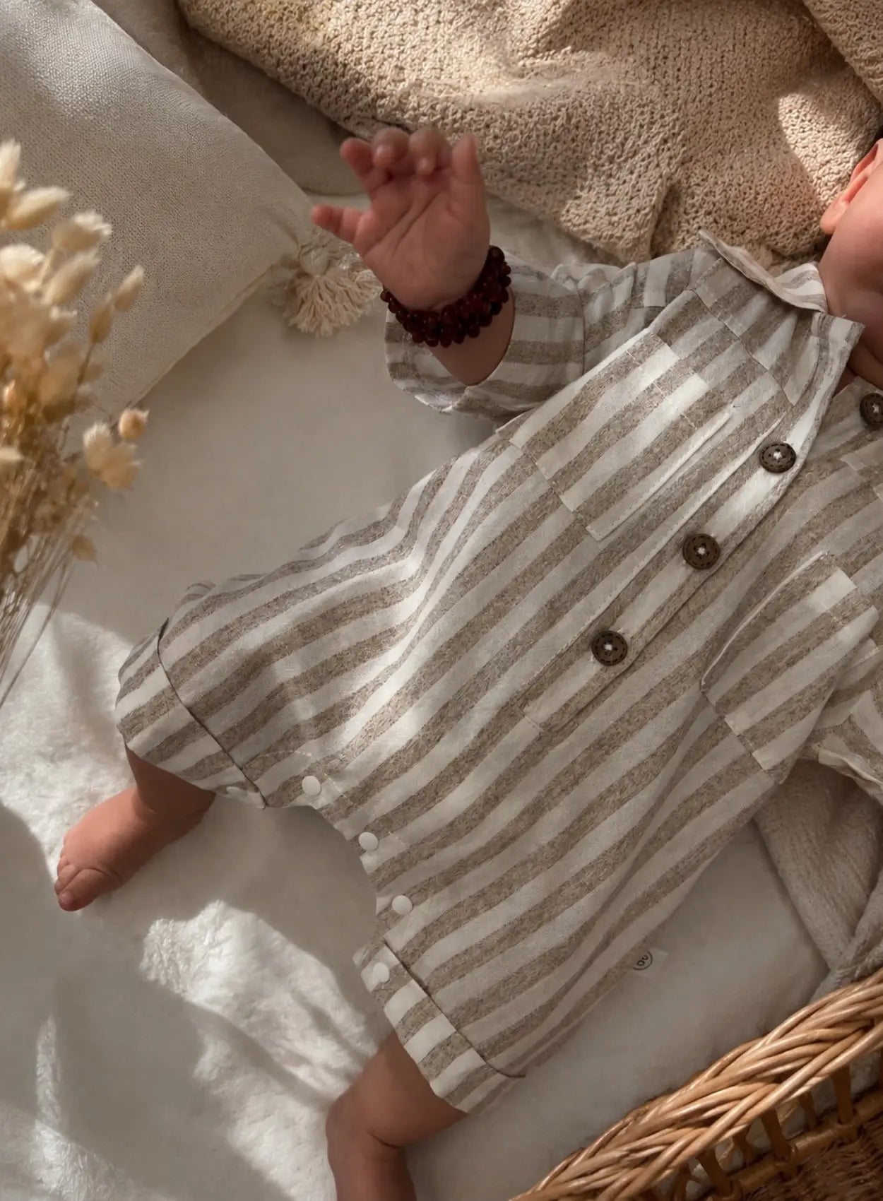 vetement-bebe-ensemble-à-rayures-beige-pour-bébé