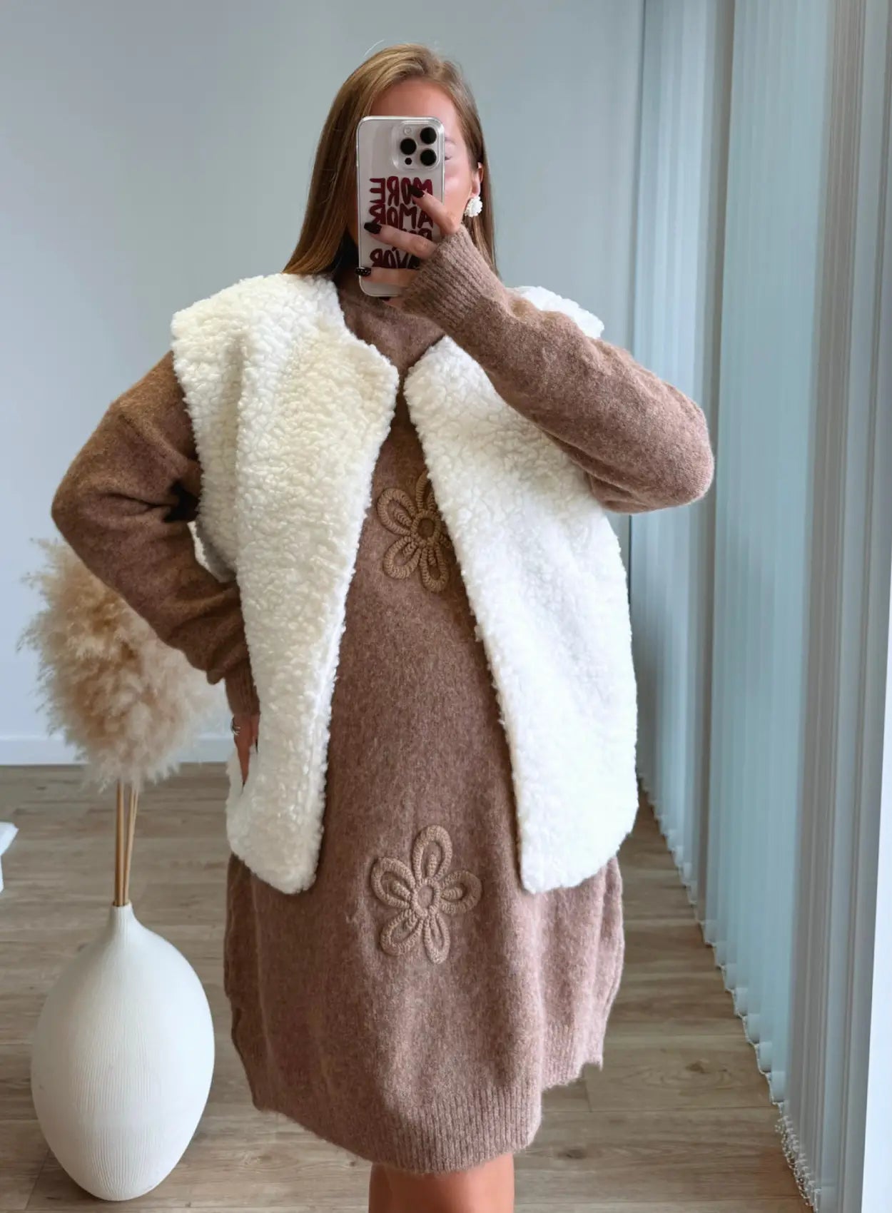 Robe-pull-de-grossesse-en-maille-à-fleurs