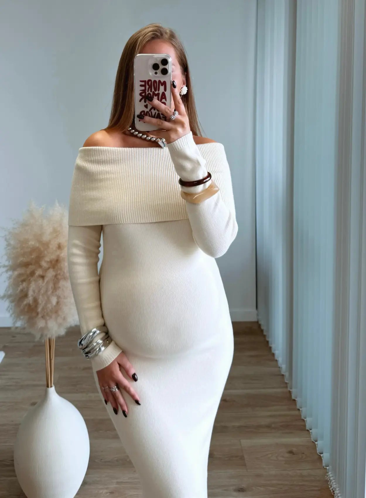 Robe-longue-de-grossesse-col-bardot-beige