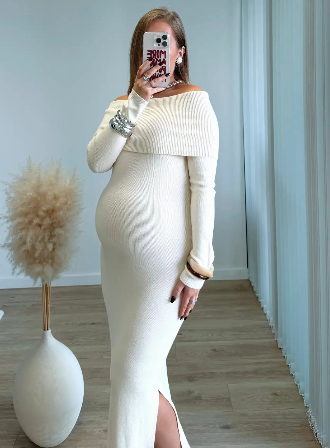 Robe-longue-de-grossesse-col-bardot-beige