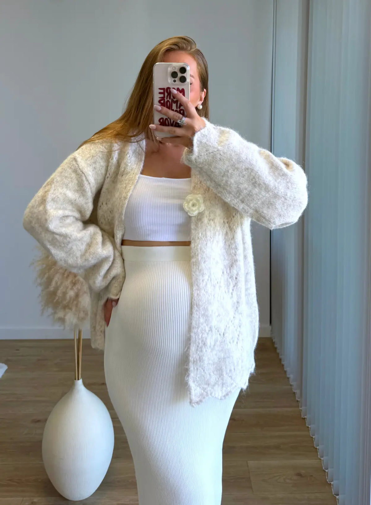 Jupe-de-grossesse-en-maille-blanche