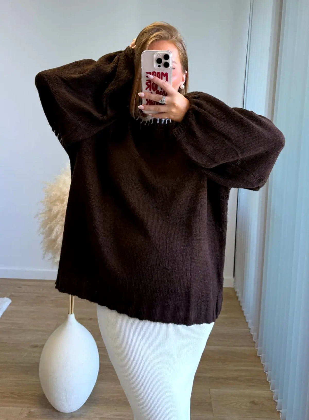 Pull-de-grossesse-en-maille-chocolat