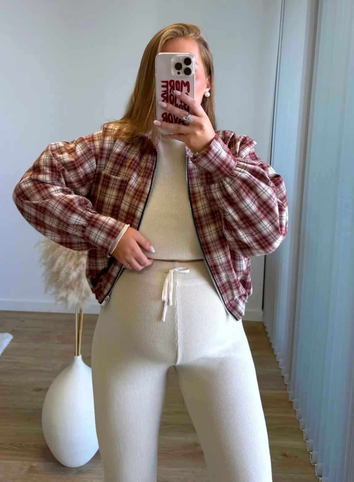 Ensemble-de-grossesse-en-maille-beige-pull-+-pantalon