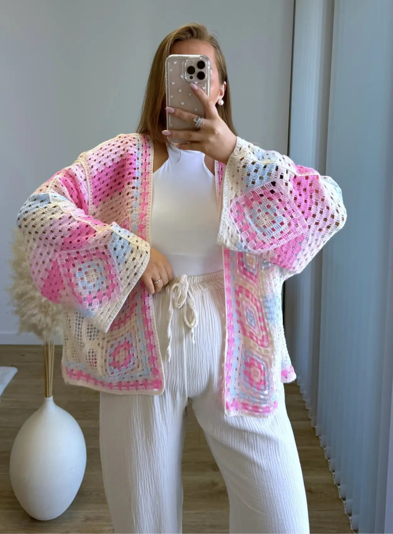 Gilet-de-grossesse-ajouré-en-crochet-multicolore