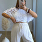 Poncho-ajouré-de-grossesse-en-crochet-blanc