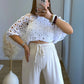 Poncho-ajouré-de-grossesse-en-crochet-blanc