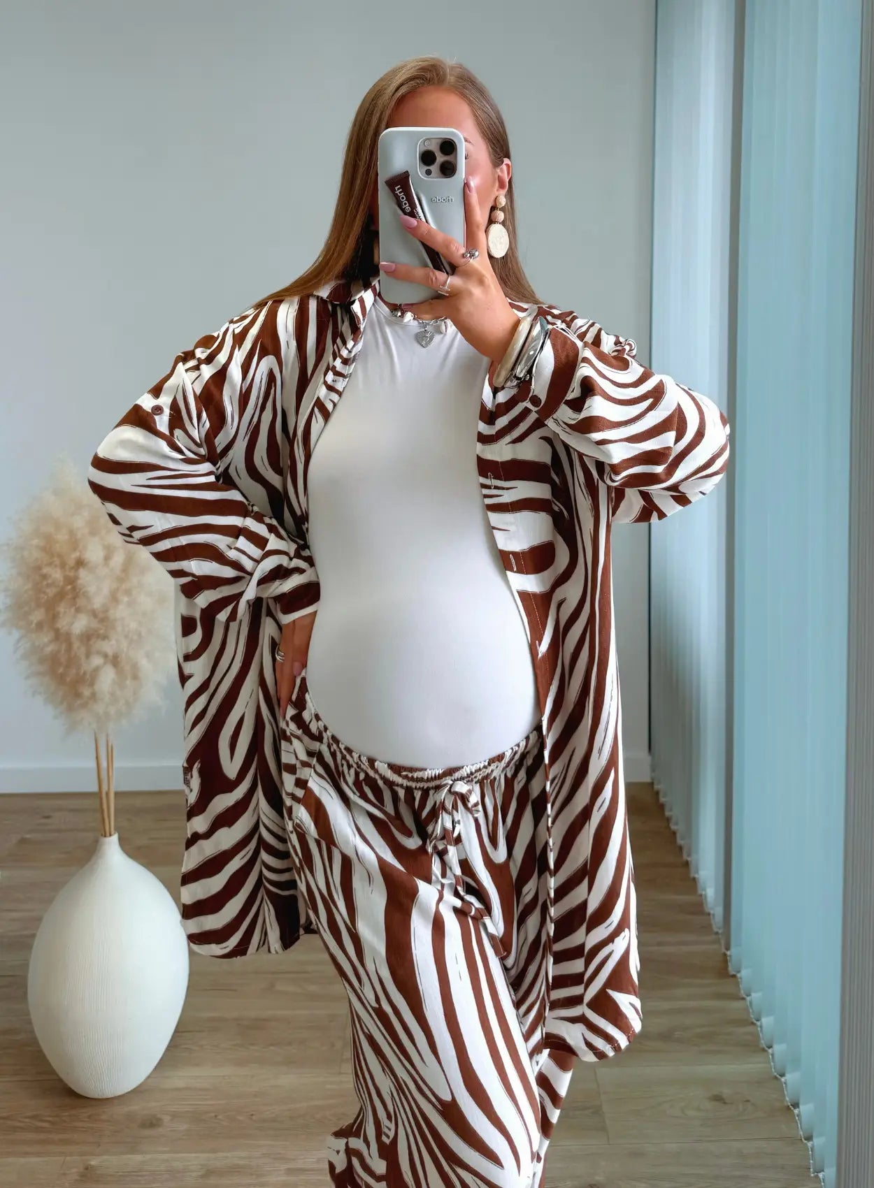 ensemble-de-grossesse-à-rayures-marron-et-blanc