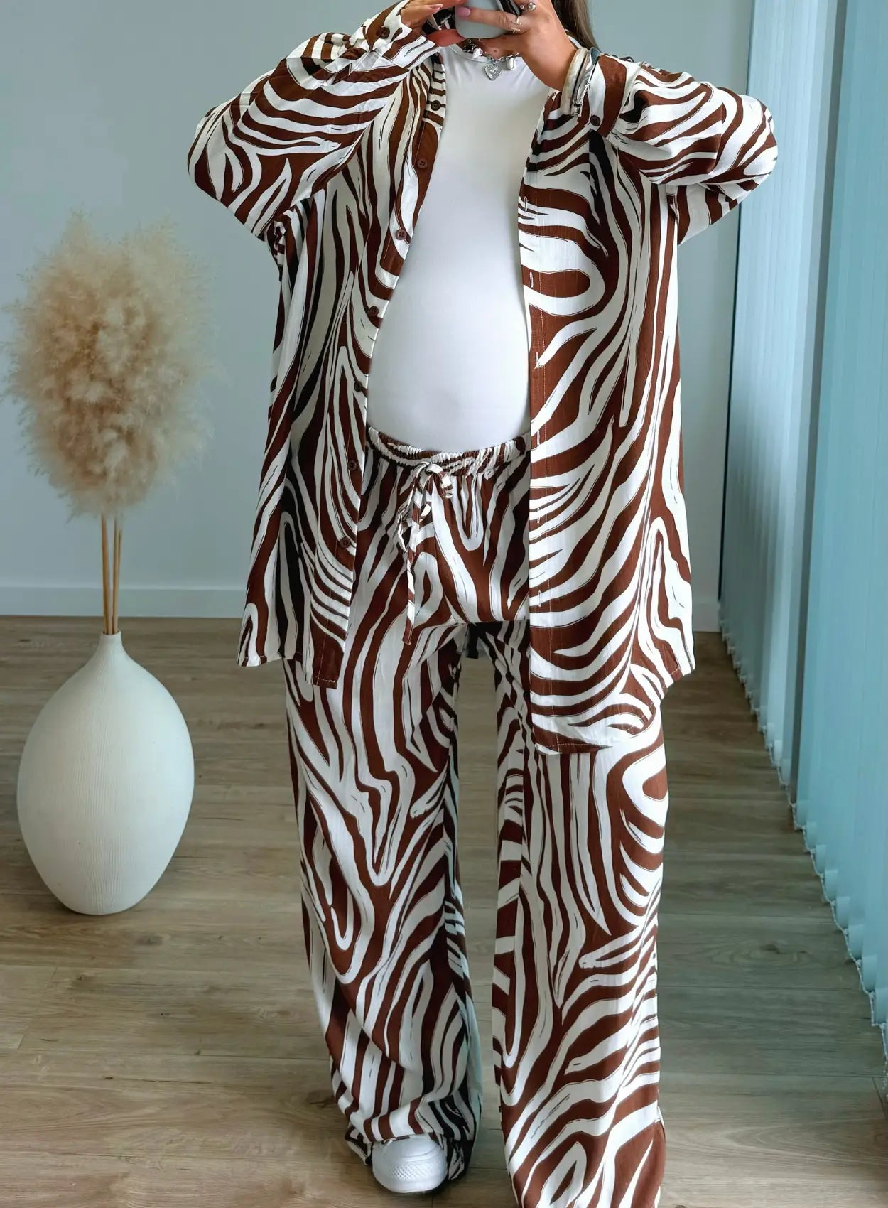ensemble-de-grossesse-à-rayures-marron-et-blanc