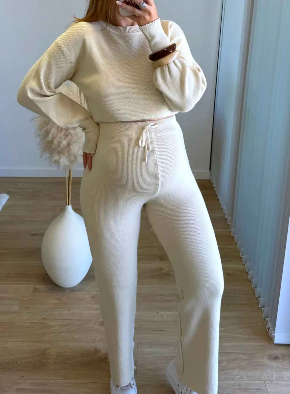 Ensemble-de-grossesse-en-maille-beige-pull-+-pantalon
