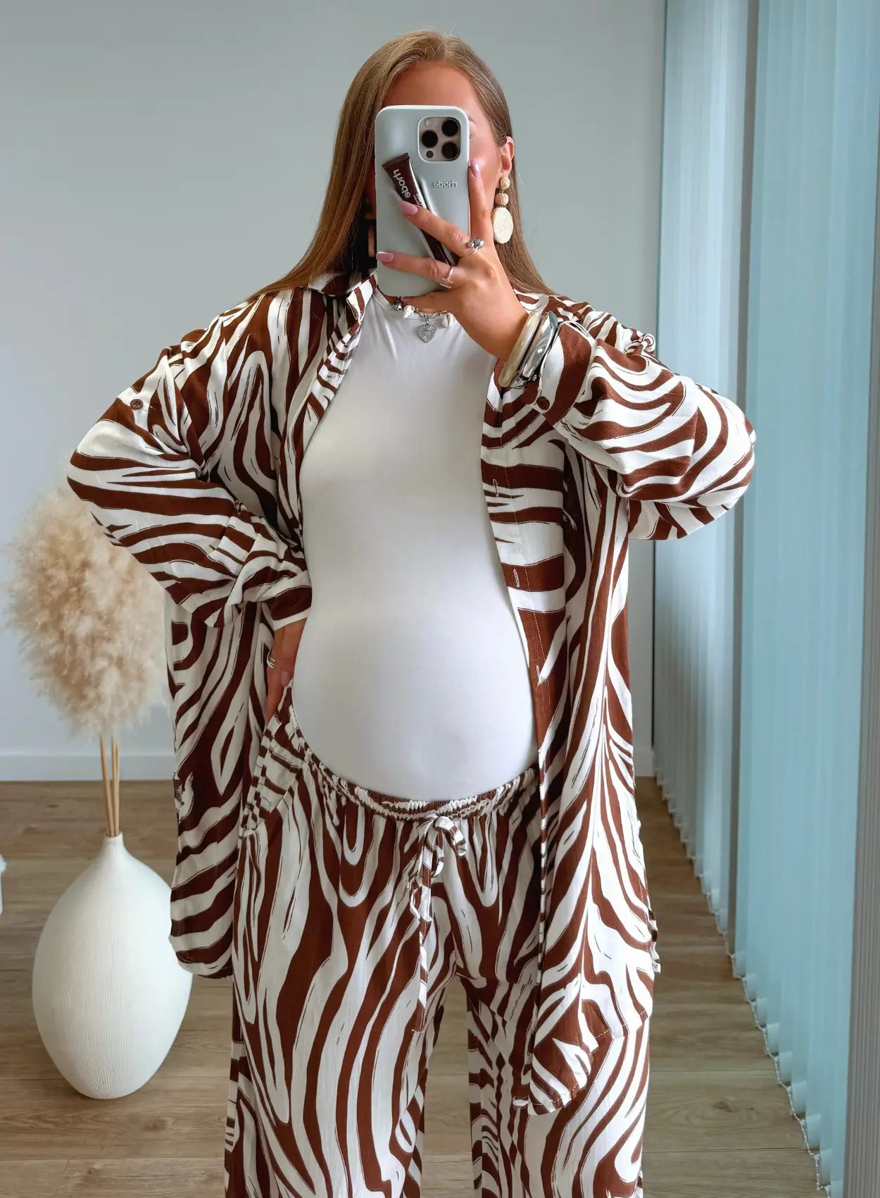 ensemble-de-grossesse-à-rayures-marron-et-blanc