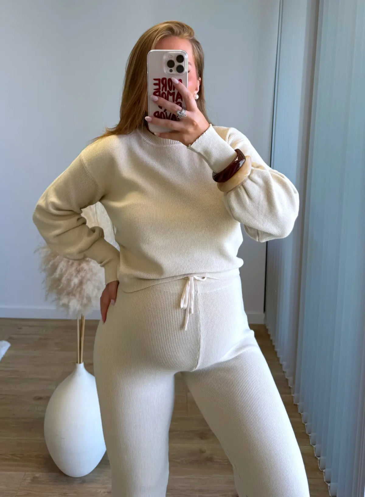 Ensemble-de-grossesse-en-maille-beige-pull-+-pantalon