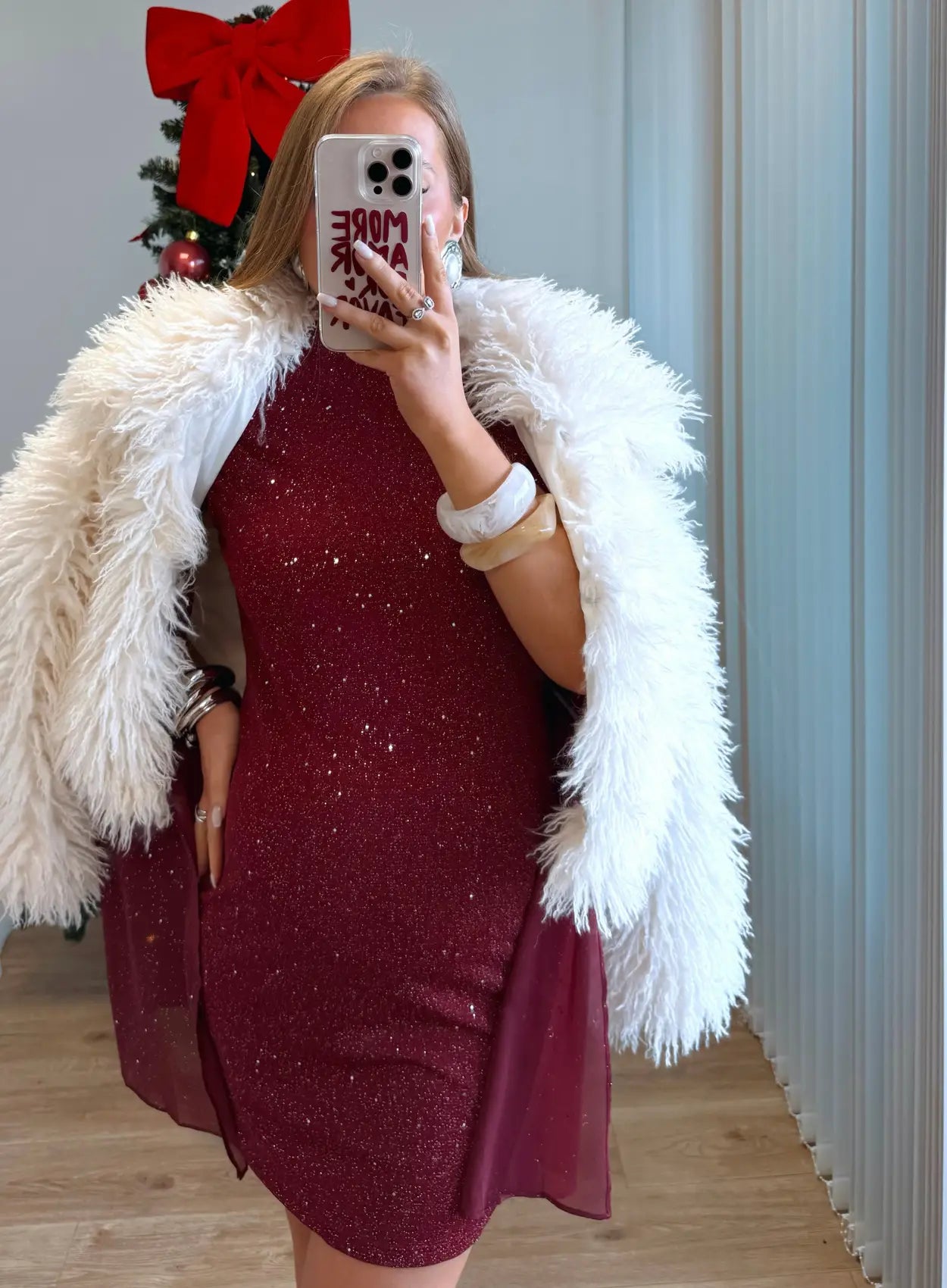 Robe-de-grossesse-à-paillettes-rouges-manches-capes