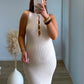 robe-longue-de-grossesse-côtelée-beige-avec-détail-bijou-sur-le-devant