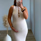 robe-longue-de-grossesse-côtelée-beige-avec-détail-bijou-sur-le-devant