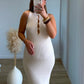 robe-longue-de-grossesse-côtelée-beige-avec-détail-bijou-sur-le-devant
