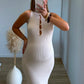 robe-longue-de-grossesse-côtelée-beige-avec-détail-bijou-sur-le-devant