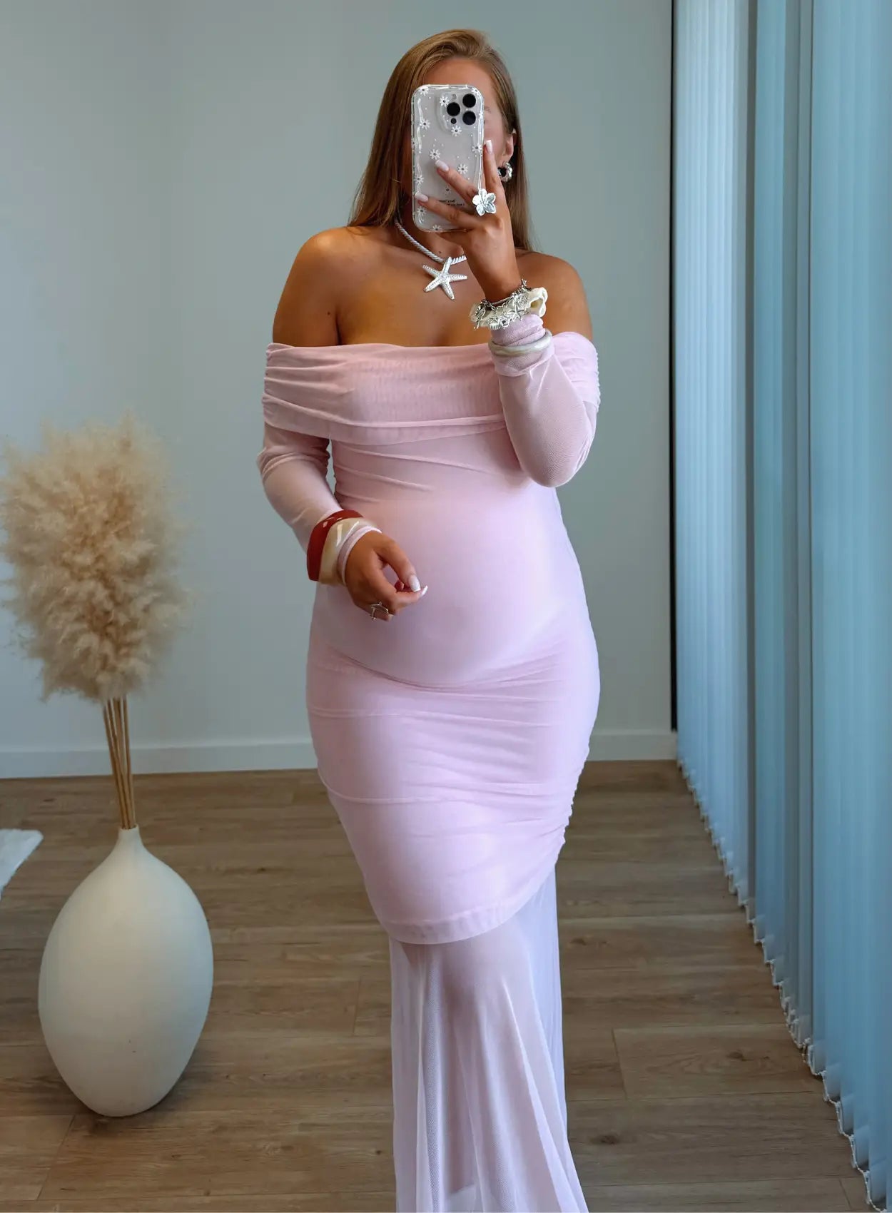 robe-longue-de-grossesse-col-bardot-cérémonie-avec-dentelle