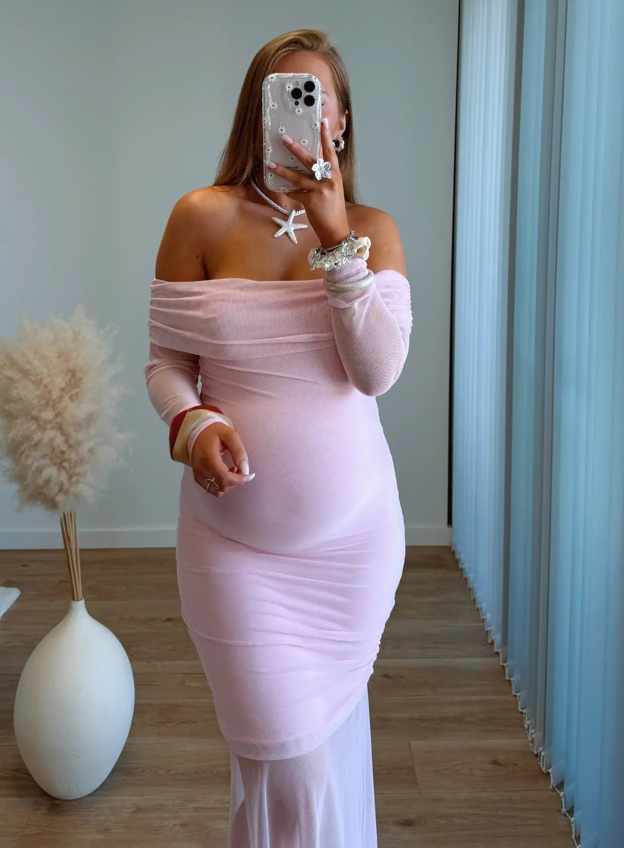 robe-longue-de-grossesse-col-bardot-cérémonie-avec-dentelle