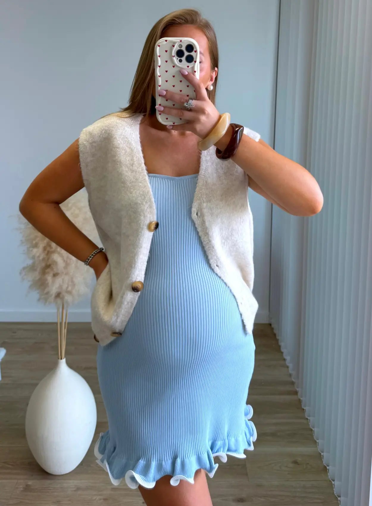 gilet-en-maille-de-grossesse-sans-manches-beige