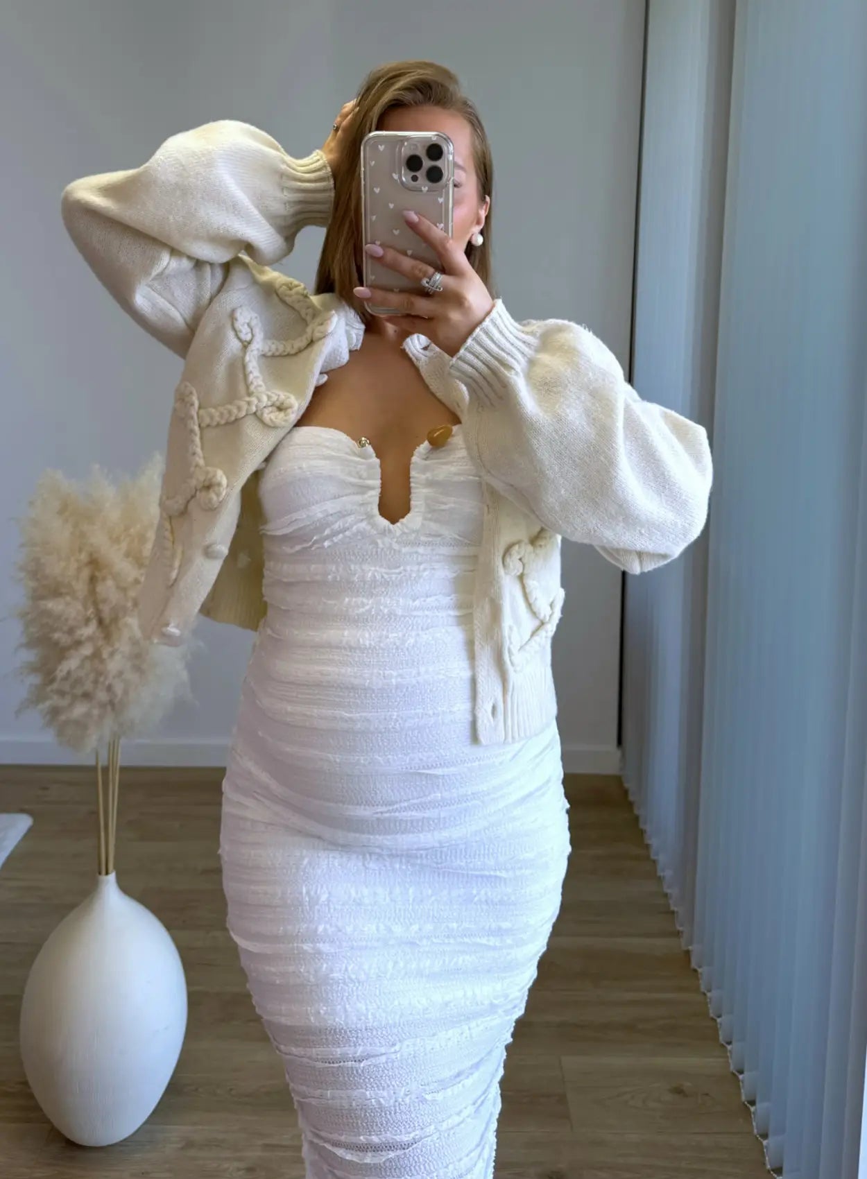 Robe-bustier-longue-de-grossesse-en-maille-et-dentelle
