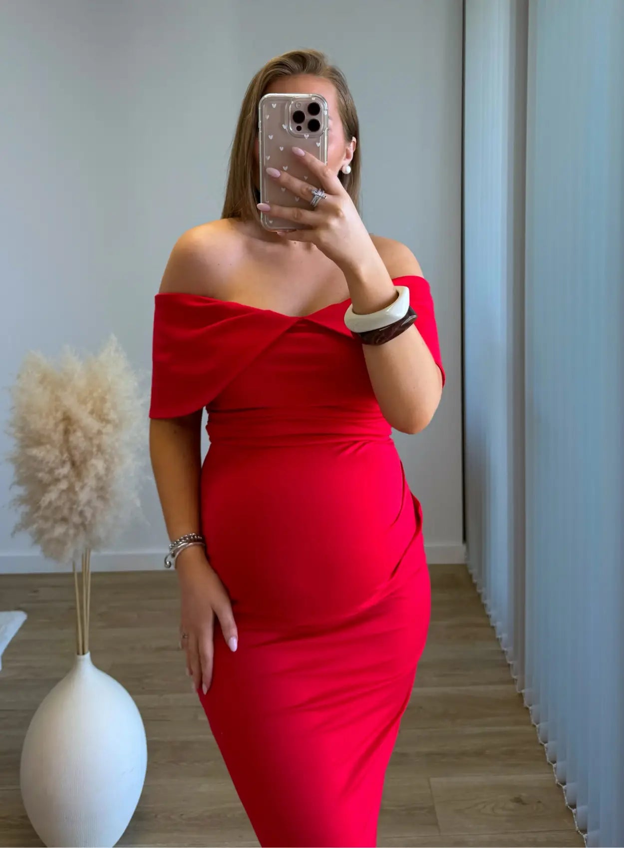 Robe-longue-de-grossesse-cérémonie-rouge