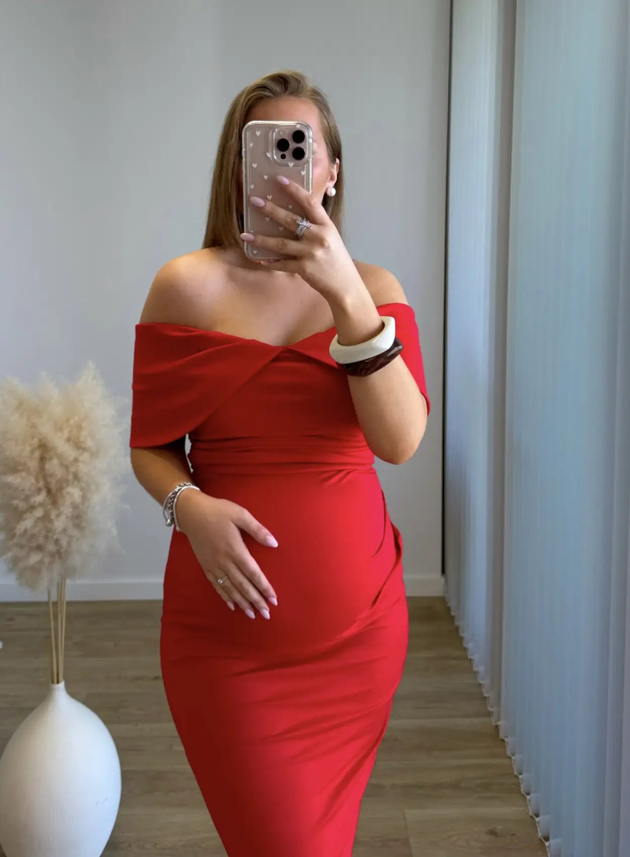 Robe-longue-de-grossesse-cérémonie-rouge
