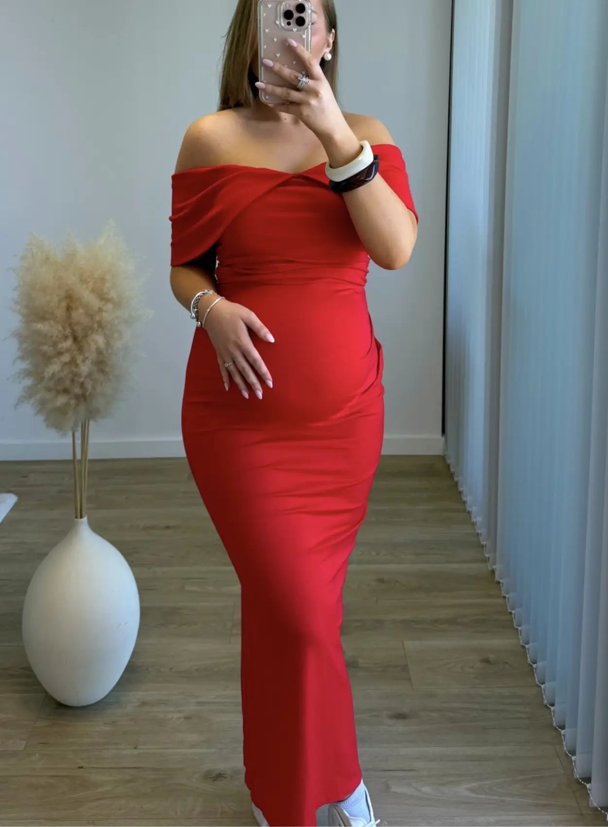 Robe-longue-de-grossesse-cérémonie-rouge