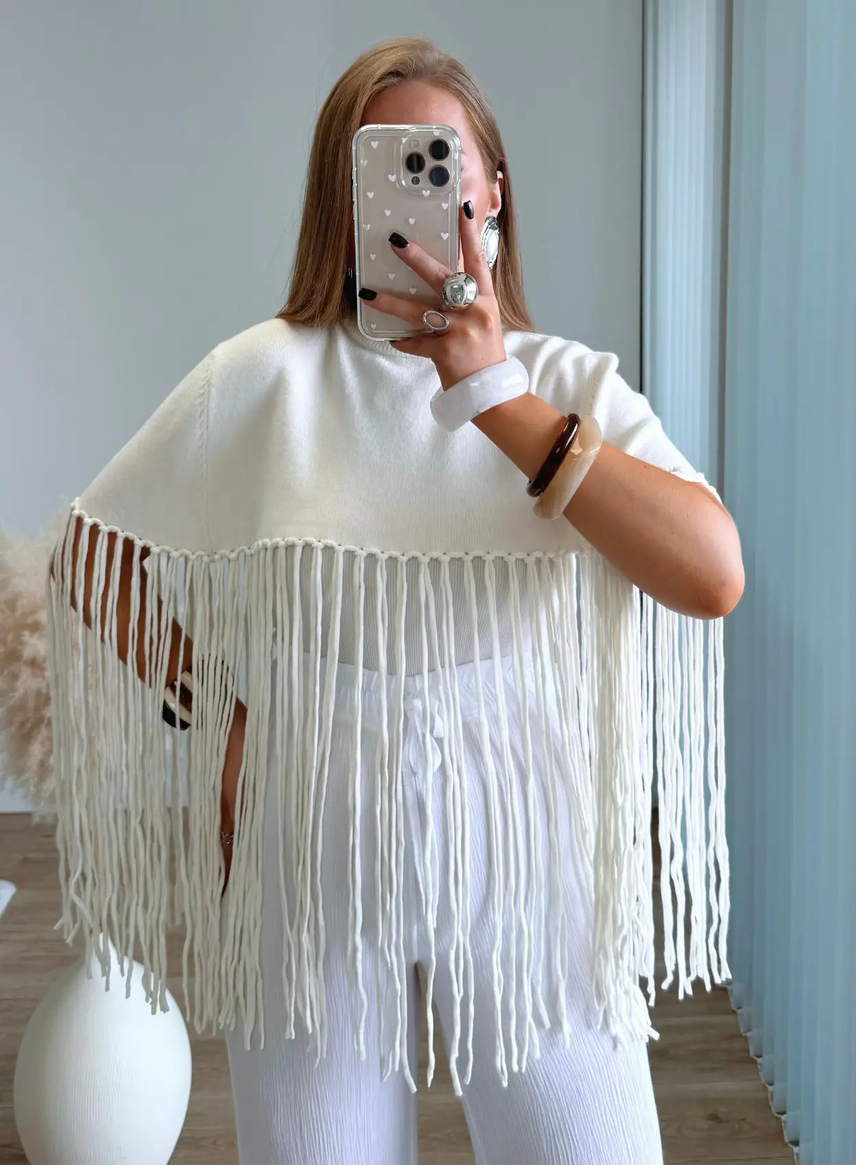 poncho-en-maille-de-grossesse-à-franges-longues