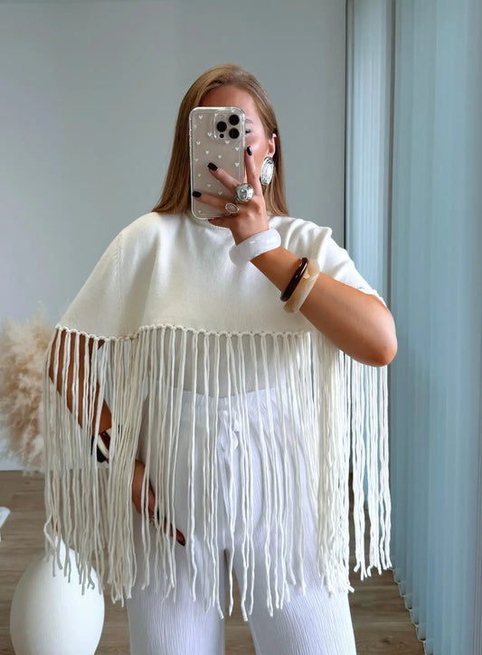 poncho-en-maille-de-grossesse-à-franges-longues