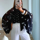 blouse-de-grossesse-fluide-à-pois-et-manches-bouffantes