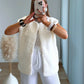 veste-de-grossesse-sans-manches-en-moumoute-blanche