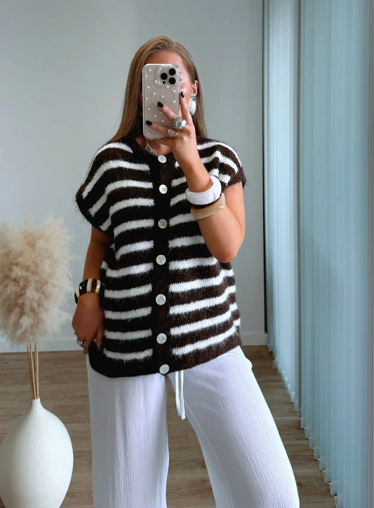 pull-gilet-sans-manches-à-rayures-blanches-et-marron