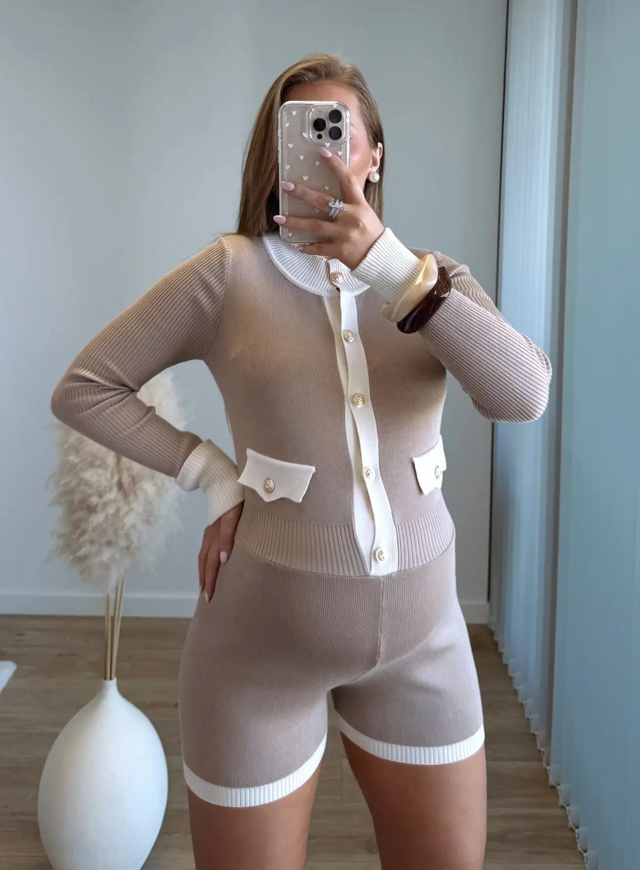 Combishort-de-grossesse-en-maille-beige