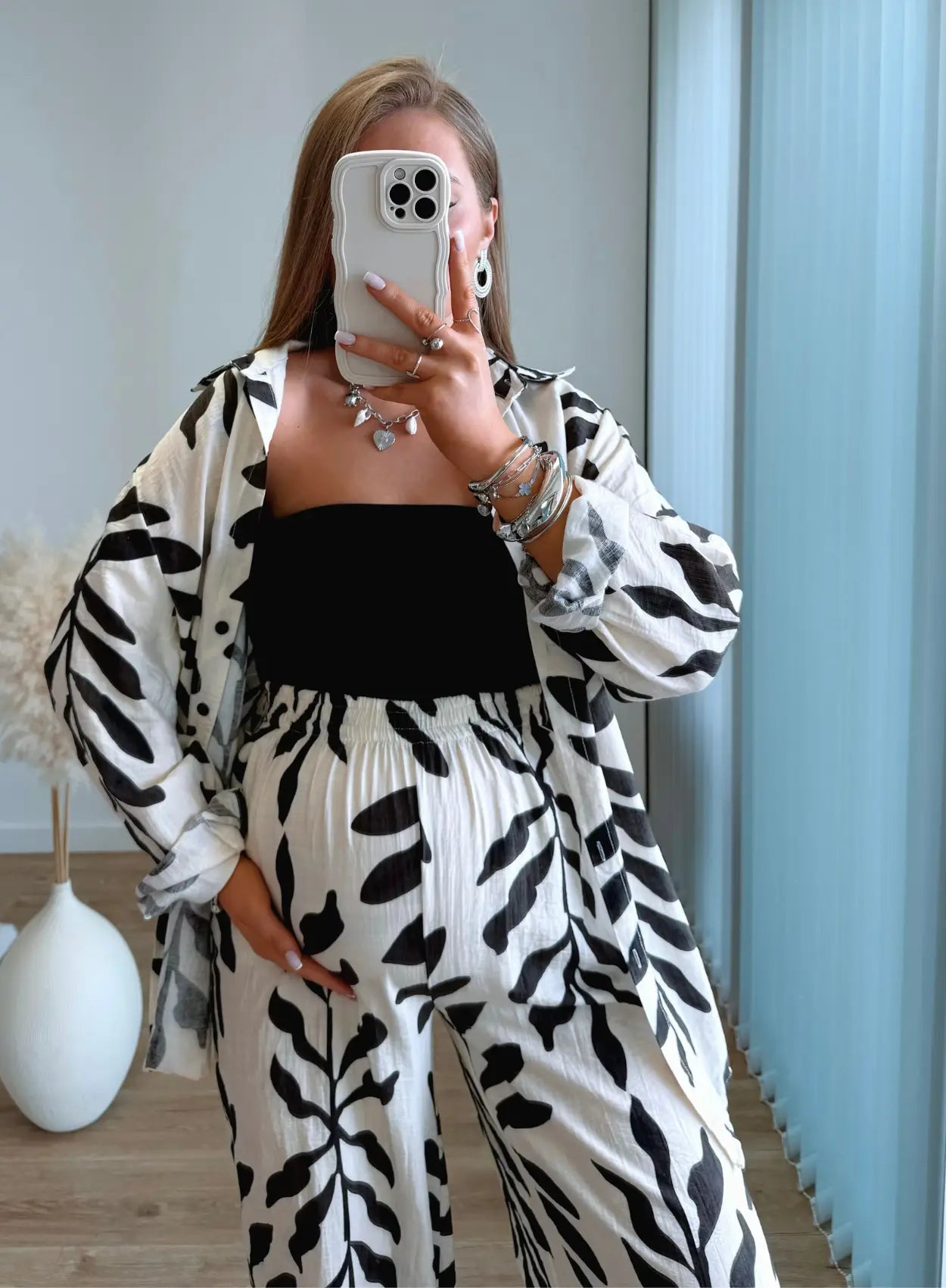 ensemble-de-grossesse-en-lin-à-fleurs-beige-et-noir