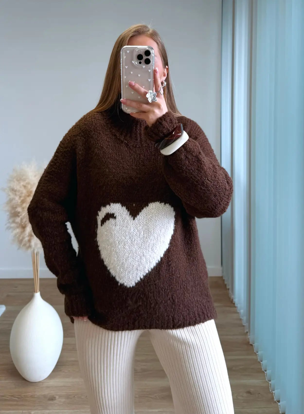 Pull-de-grossesse-chocolat-et-coeur-crème