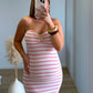 robe-longue-de-grossesse-bustier-rose-avec-rayures-blanc-et-bijou-étoile