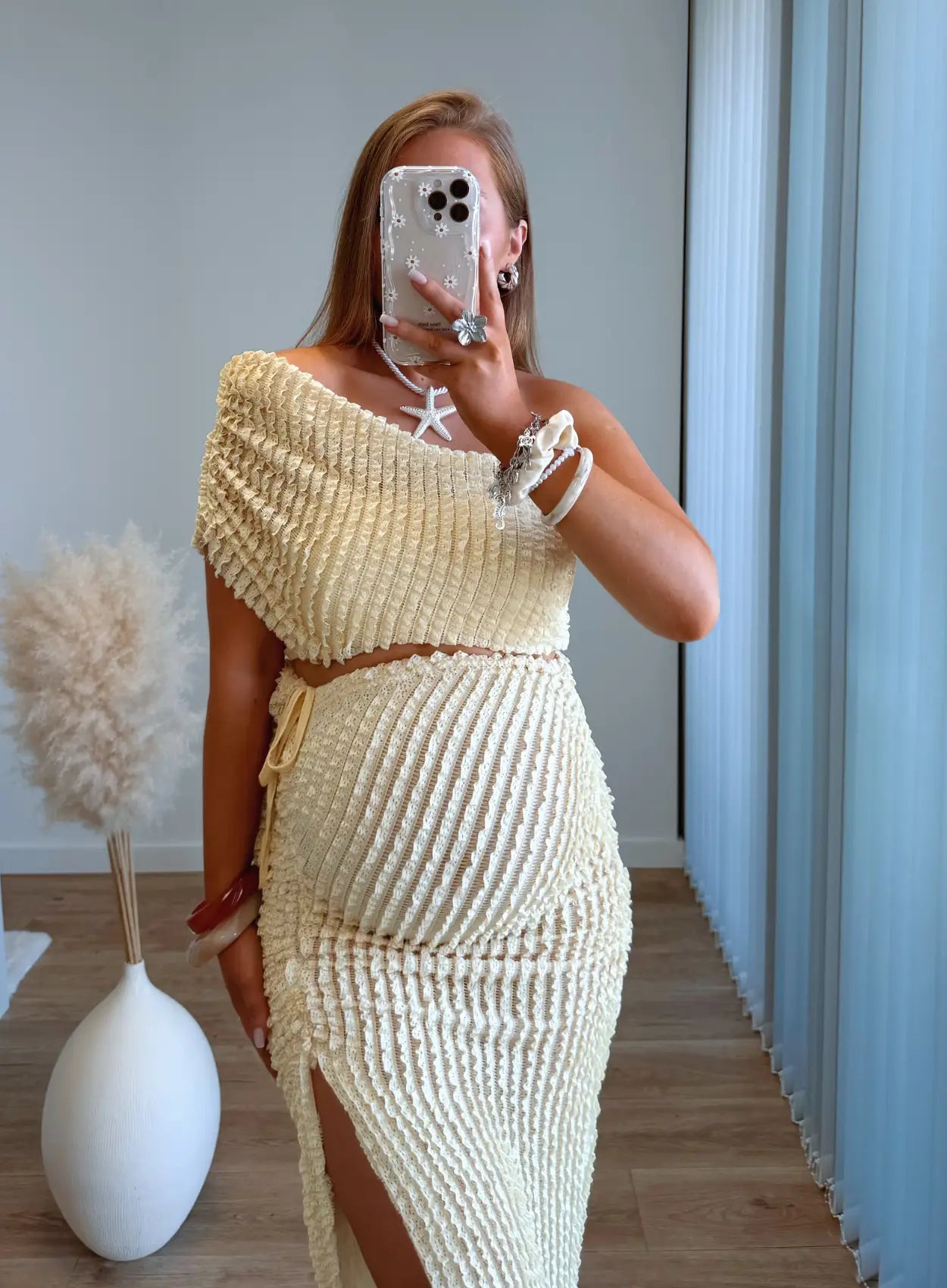 ensemble-de-grossesse-gauffré-top-et-jupe-jaune-beurre