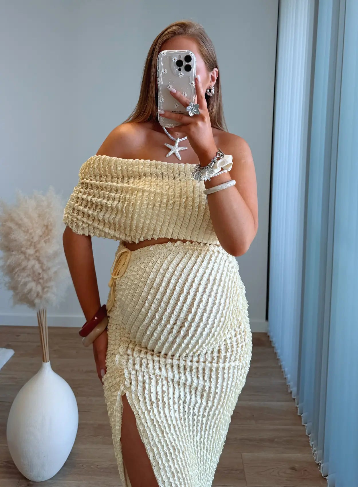 ensemble-de-grossesse-gauffré-top-et-jupe-jaune-beurre