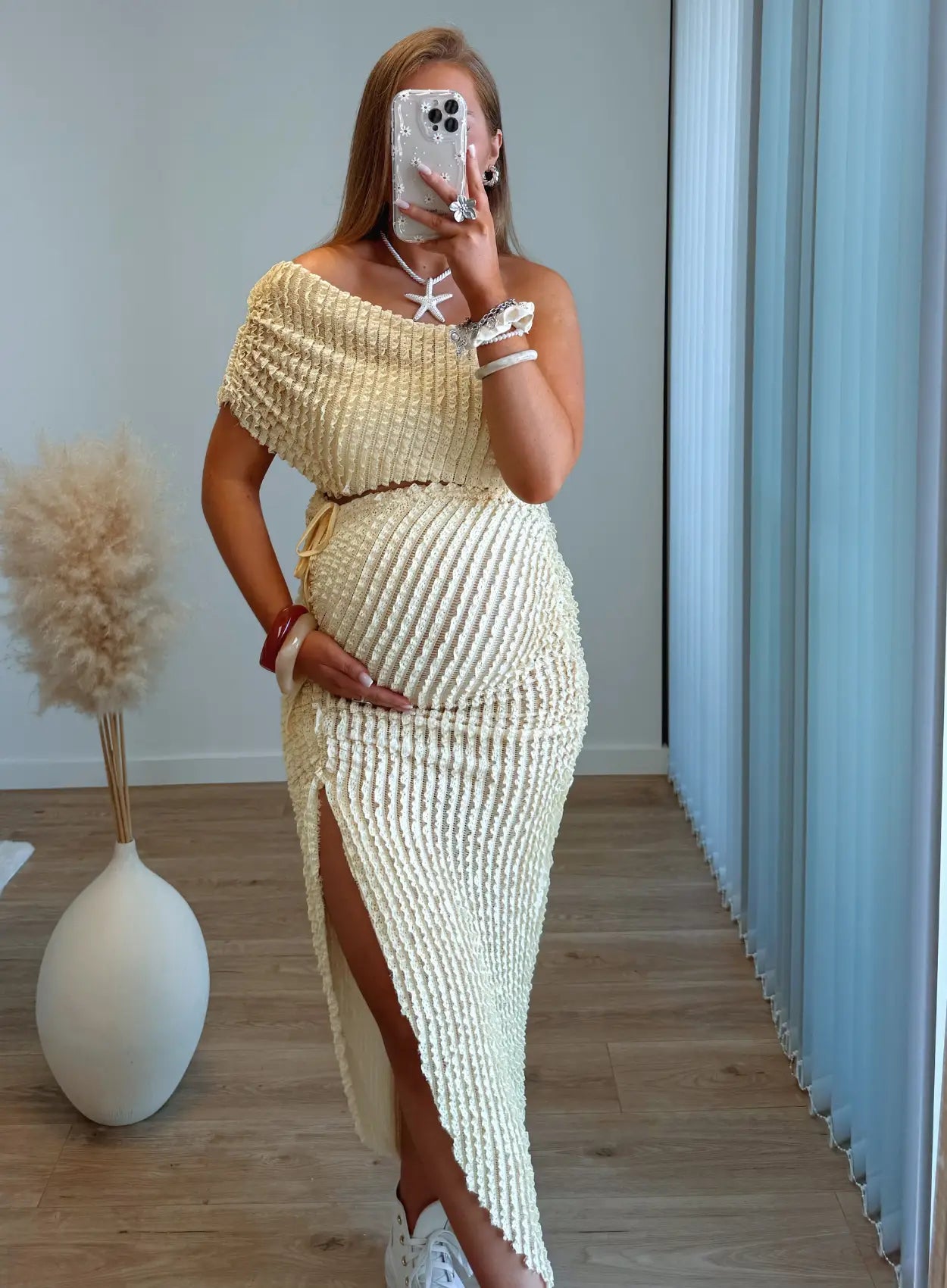 ensemble-de-grossesse-gauffré-top-et-jupe-jaune-beurre