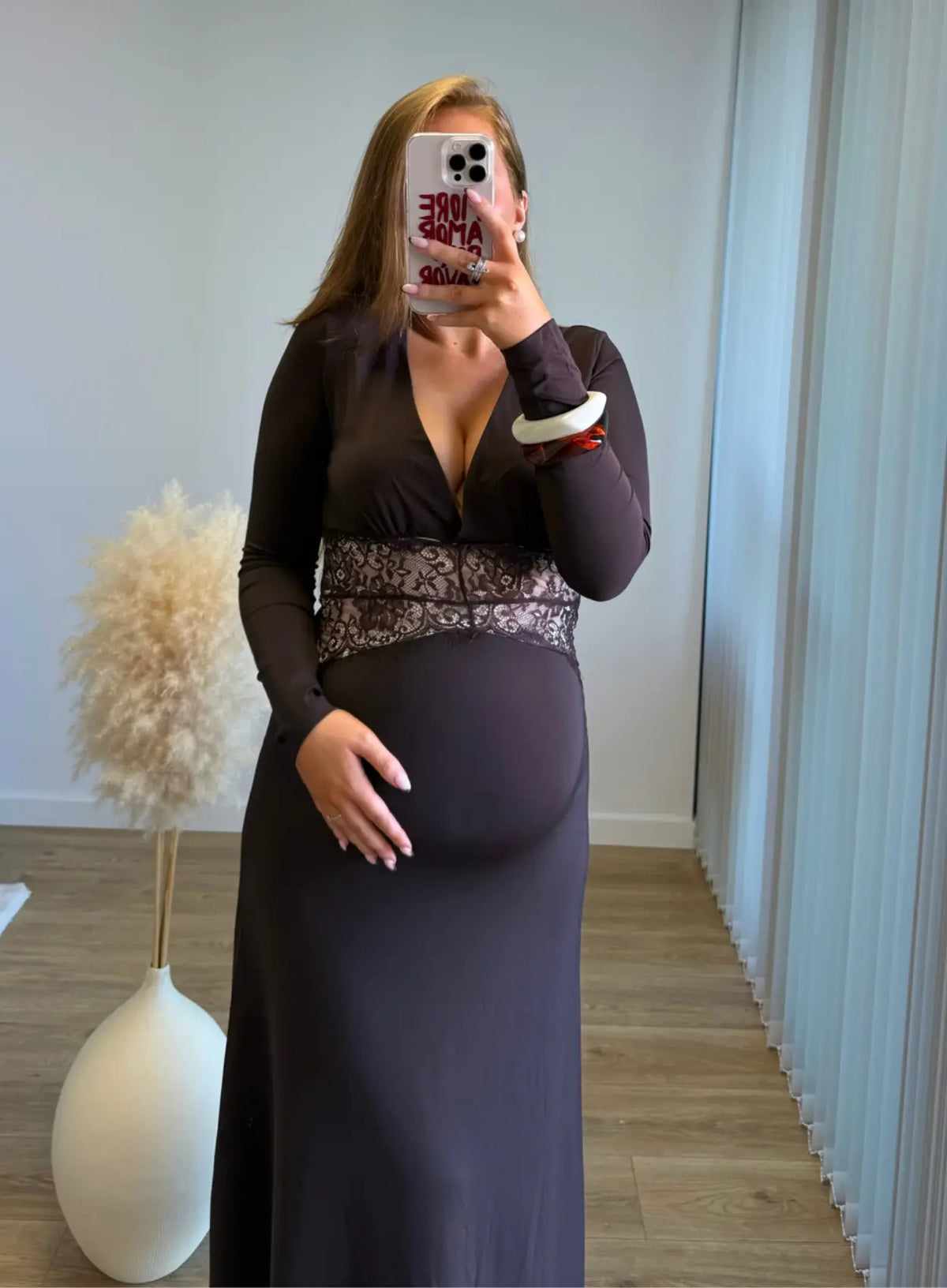 PRALINÉ - Robe longue de grossesse marron avec dentelle