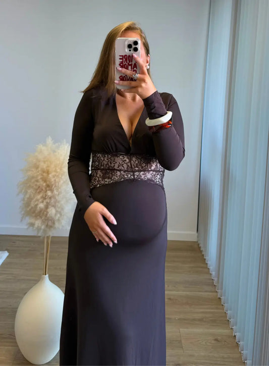 PRALINÉ - Robe longue de grossesse marron avec dentelle