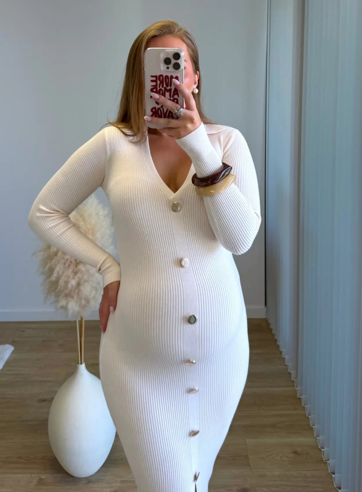 Robe-courte-de-grossesse-avec-boutons