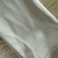 robe-longue-de-grossesse-fluide-en-satin-ajustée-volants-manches-longues-couleur-beige