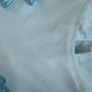 robe-courte-de-grossesse-blanche-à-motifs-bleus